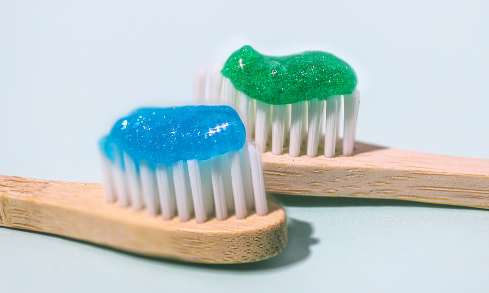 blue and green gel toothpastes